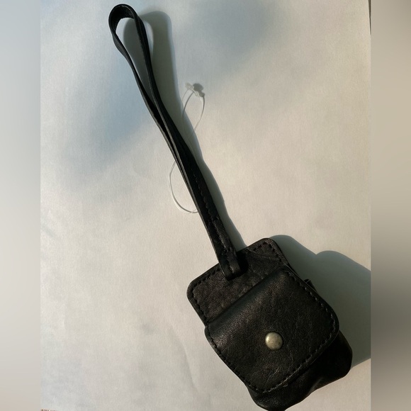 Leather Earbud Case/Wristlet NWOT - Picture 2 of 3
